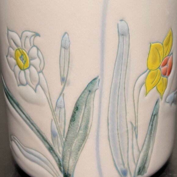 Vintage OTAGIRI Embossed Textured Daffodils Floral Ceramic Cup Mug - Picture 6 of 14